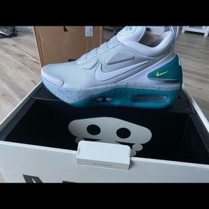 Nike adapt auto max self lacing shoes worn twice